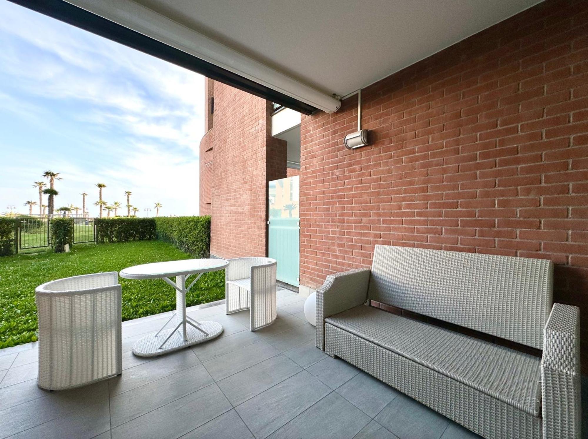 Frontemar Residenze Sul Mare - Carraro Immobiliare Jesolo - Family Apartments Exterior photo